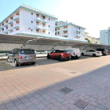 Condominio Malta Bibione Buitenkant foto