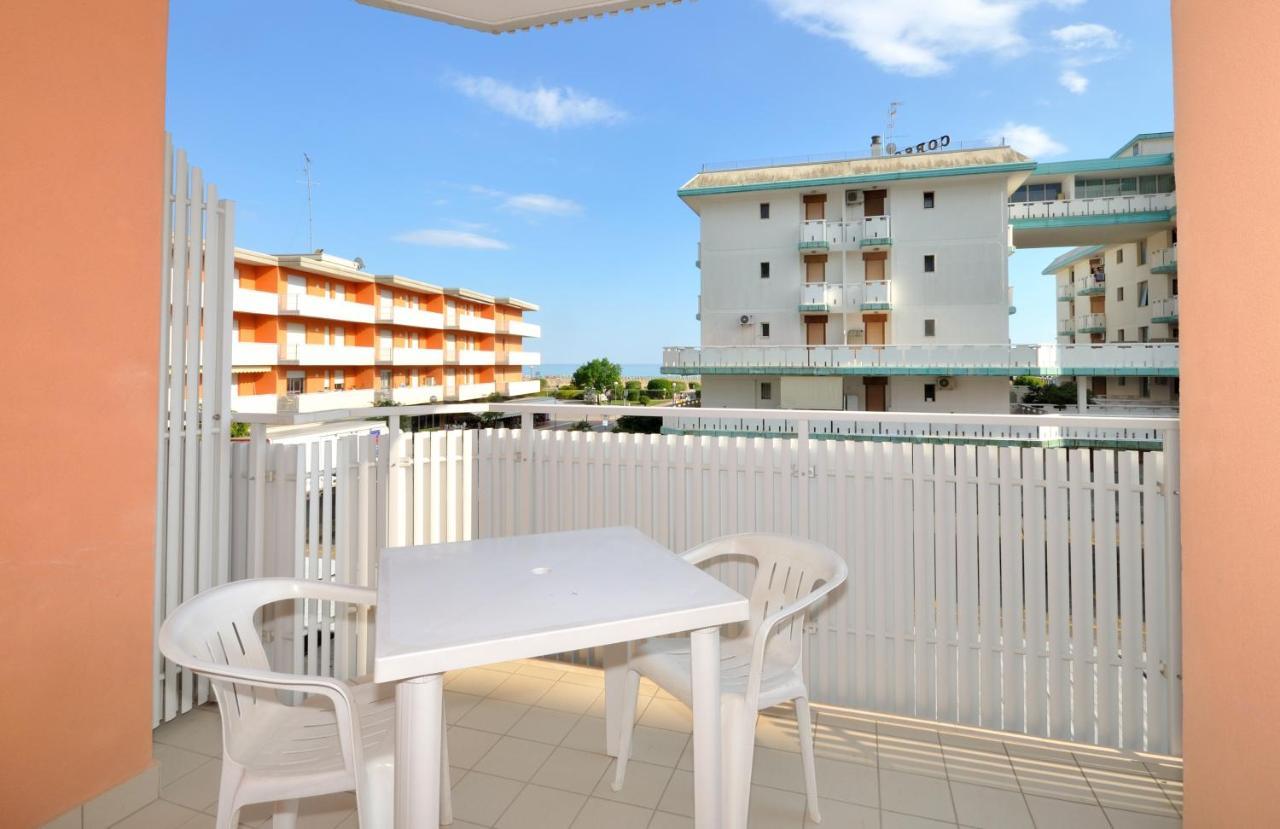 Condominio Malta Bibione Buitenkant foto